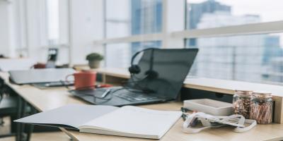 Record Number of Chinese Students Return Home After Studying Abroad